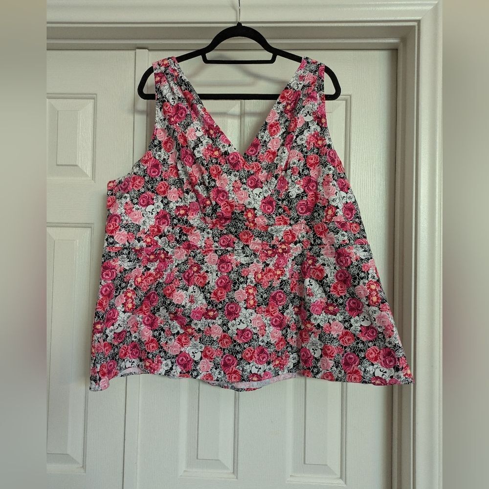Torrid 3 skull and rose peplum Sleeveless Top